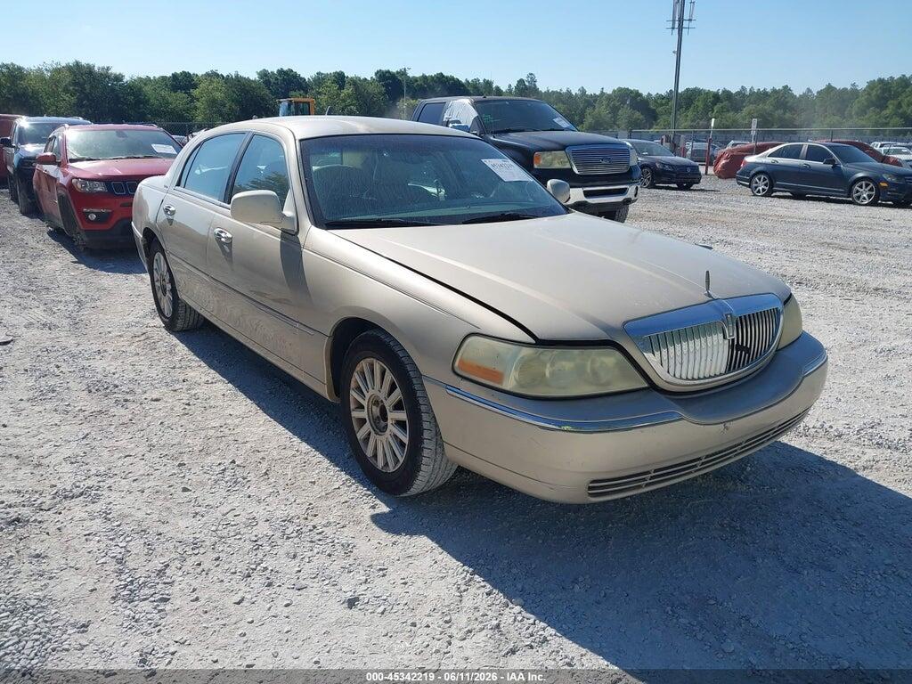 1LNHM81W54Y686709 2004 LINCOLN TOWN CAR photo no. 1