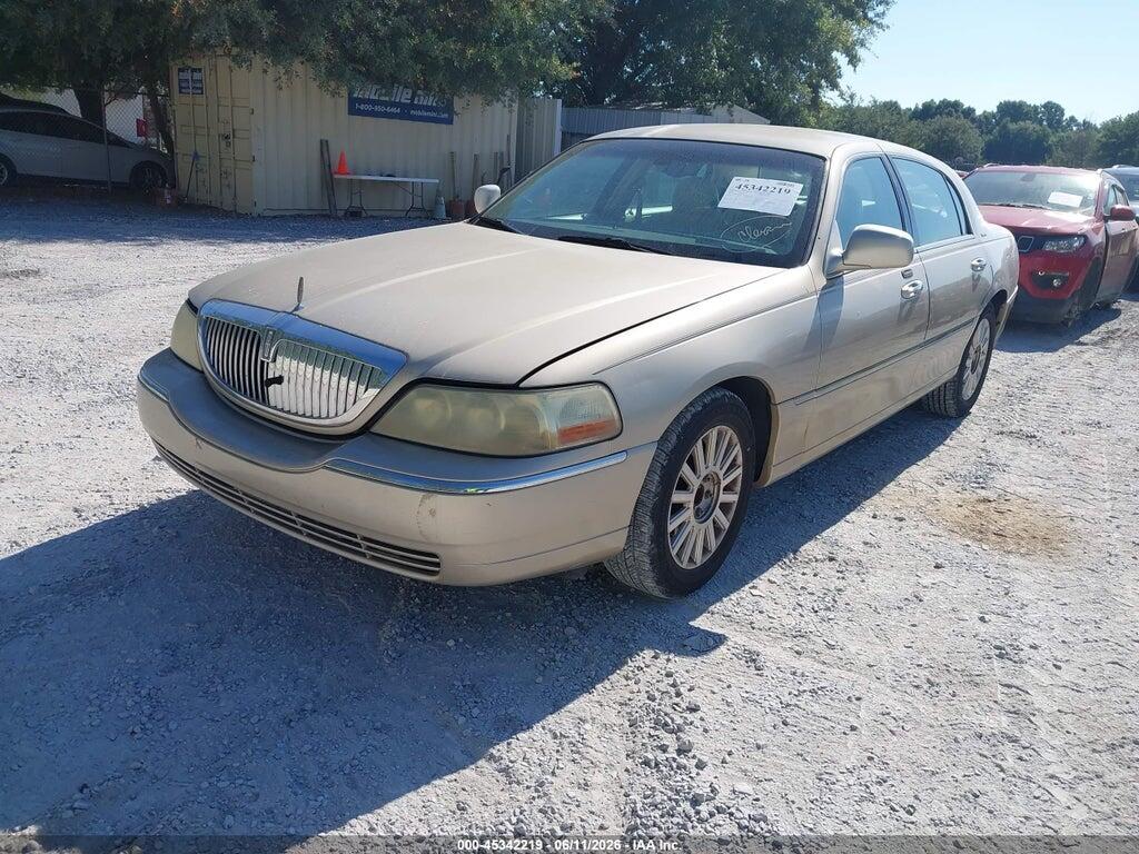 1LNHM81W54Y686709 2004 LINCOLN TOWN CAR photo no. 2