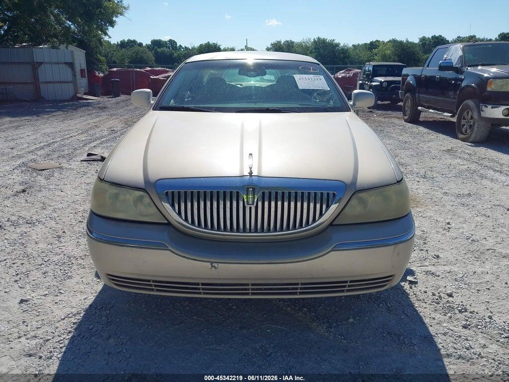 1LNHM81W54Y686709 2004 LINCOLN TOWN CAR photo no. 6
