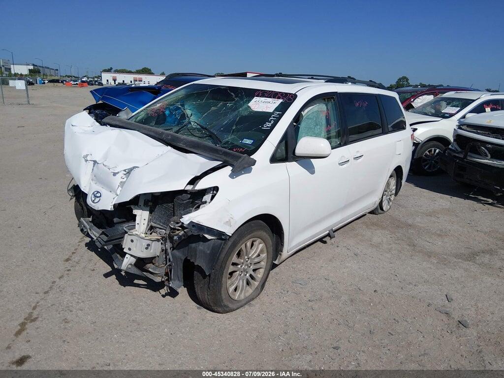 5TDYK3DC2CS186774 2012 TOYOTA SIENNA photo no. 2