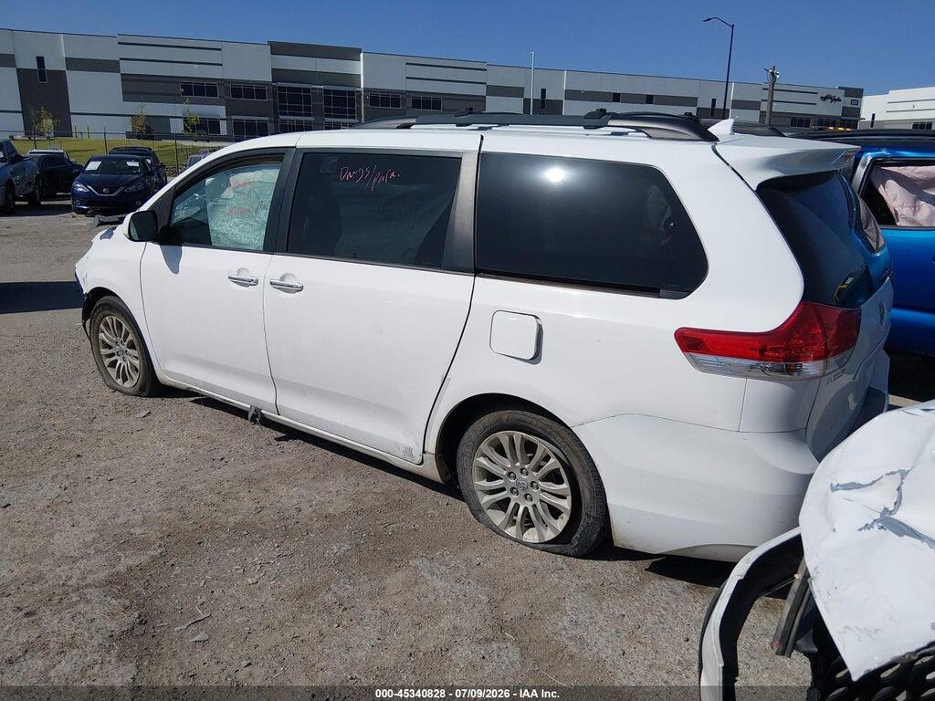 5TDYK3DC2CS186774 2012 TOYOTA SIENNA photo no. 3