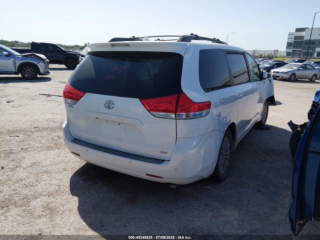 5TDYK3DC2CS186774 2012 TOYOTA SIENNA photo no. 4