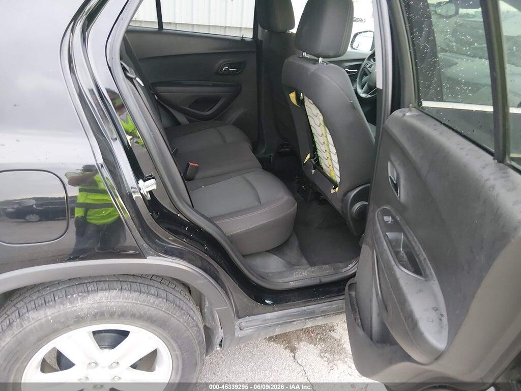 3GNCJLSBXHL182905 2017 CHEVROLET TRAX photo no. 8