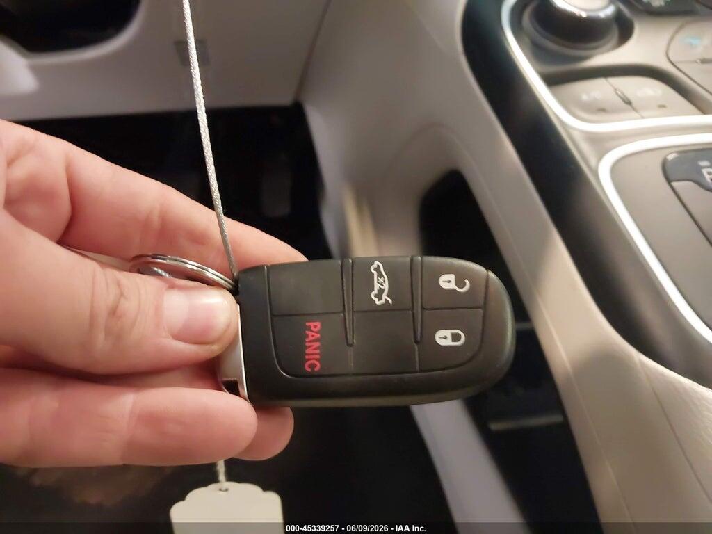 1C3CCCAB9GN150020 2016 CHRYSLER 200 photo no. 11