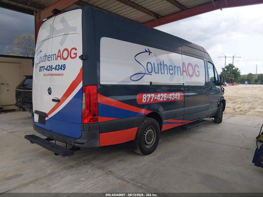 WD4PF1CD8KP116483 2019 MERCEDES-BENZ SPRINTER 2500 photo no. 4