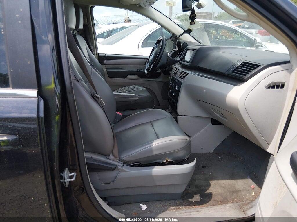 2C4RVABG1CR355133 2012 VOLKSWAGEN ROUTAN photo no. 5