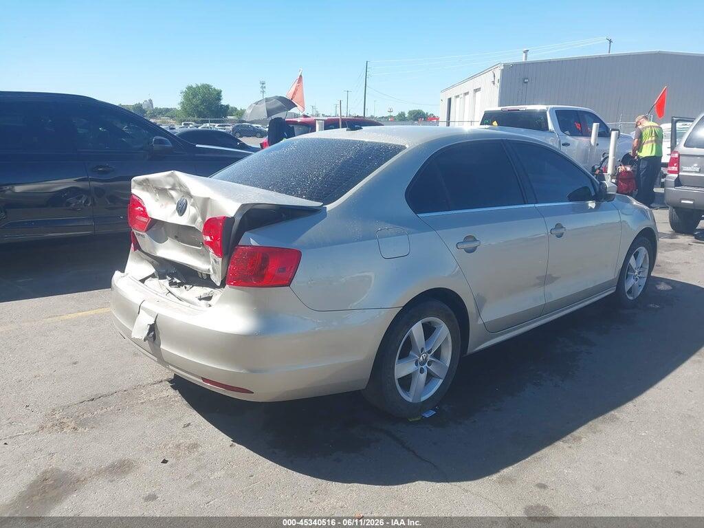 3VWLL7AJ4EM299076 2014 VOLKSWAGEN JETTA photo no. 4