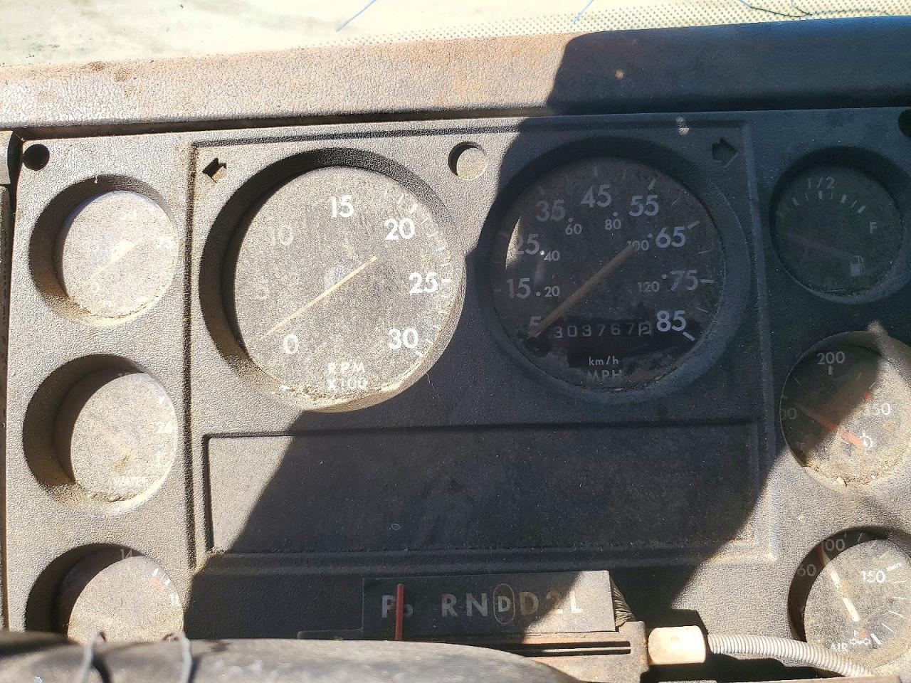 2000 FREIGHTLINER MEDIUM CONVENTIONAL FL70 — Фото 9 из 13