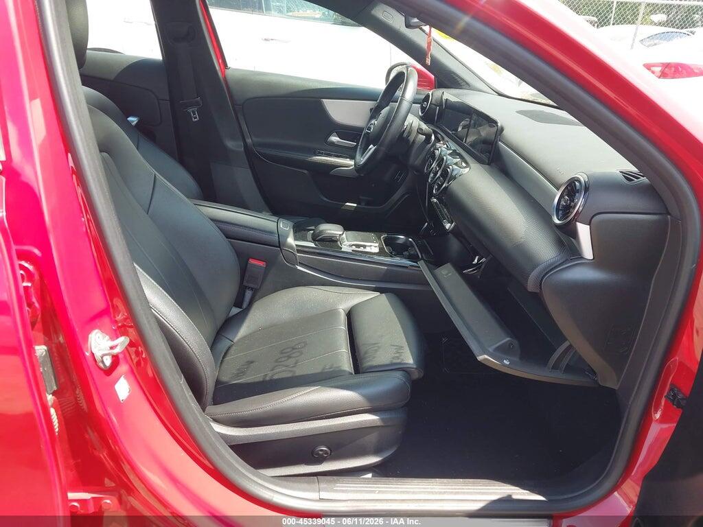 WDD3G4EB0KW026310 2019 MERCEDES-BENZ A 220 photo no. 5
