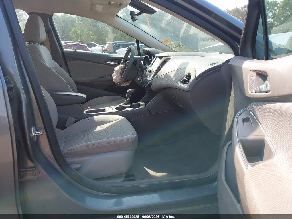 1G1BE5SMXJ7143272 2018 CHEVROLET CRUZE photo no. 5