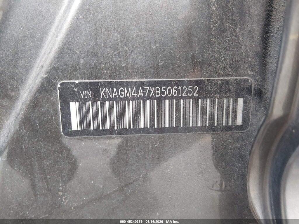 KNAGM4A7XB5061252 2011 KIA OPTIMA photo no. 9