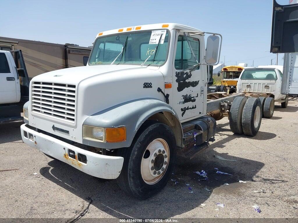 1HTSCAAM3WH500951 1998 INTERNATIONAL 4000 photo no. 2