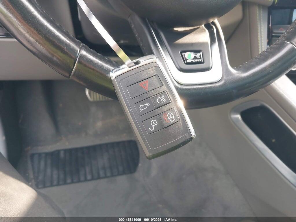 SADCL2FX2JA295042 2018 JAGUAR F-PACE photo no. 11