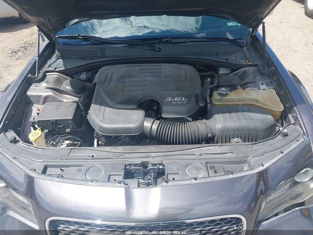 2C3CCAKG3JH144356 2018 CHRYSLER 300 photo no. 10