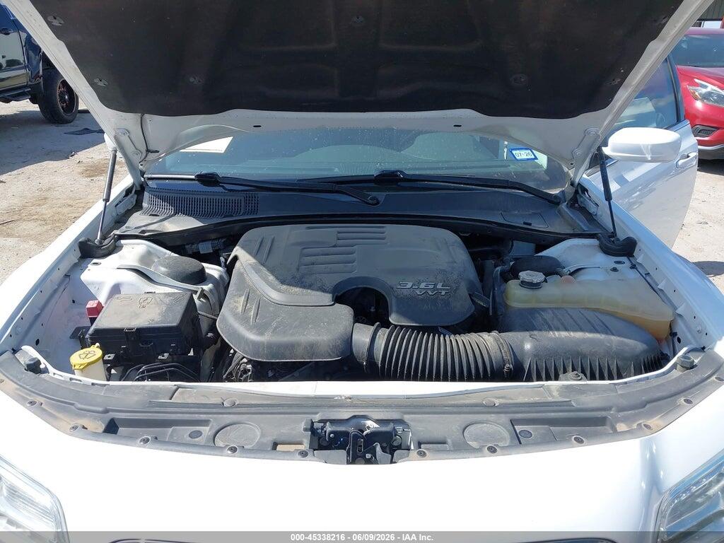 2C3CCAAG5KH517190 2019 CHRYSLER 300 photo no. 10
