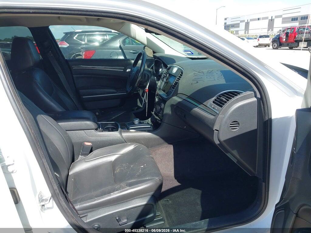 2C3CCAAG5KH517190 2019 CHRYSLER 300 photo no. 5