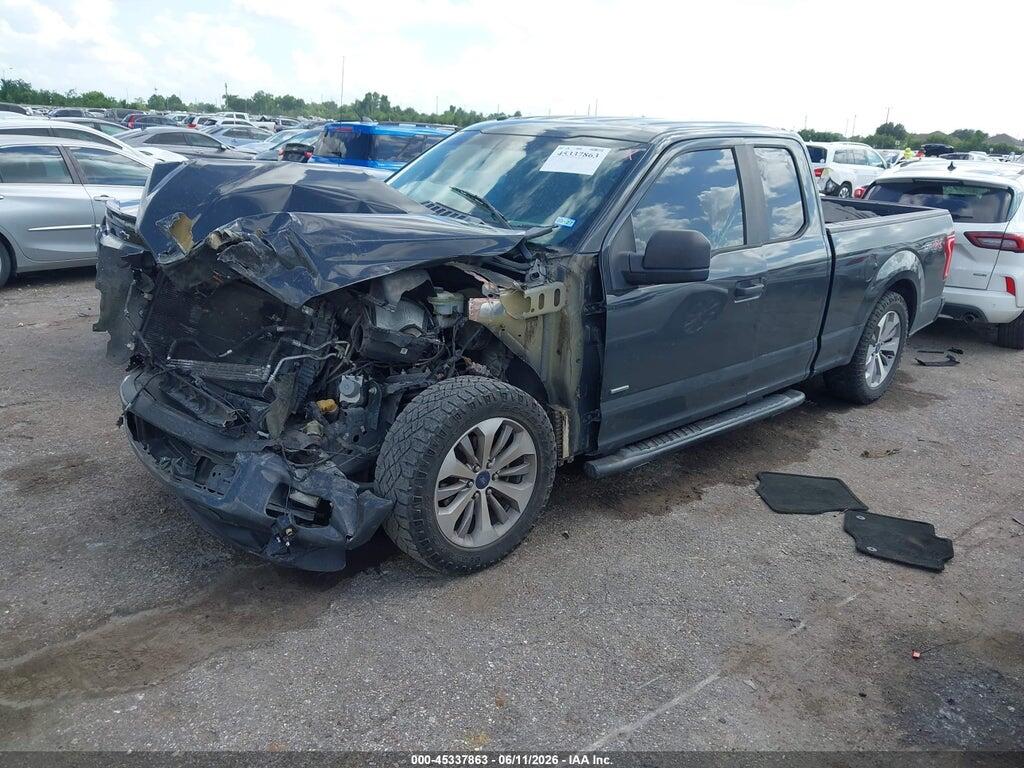 1FTEX1CP3HKC72266 2017 FORD F-150 photo no. 2
