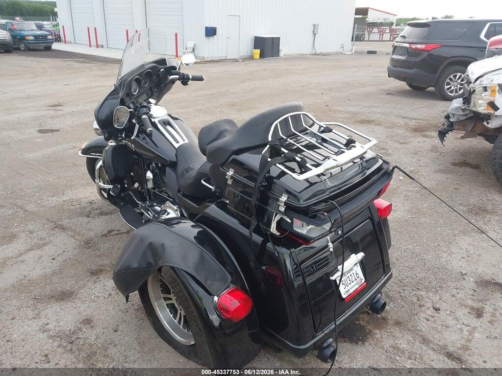 1HD1MAM1XCB853076 2012 HARLEY-DAVIDSON FLHTCUTG photo no. 3
