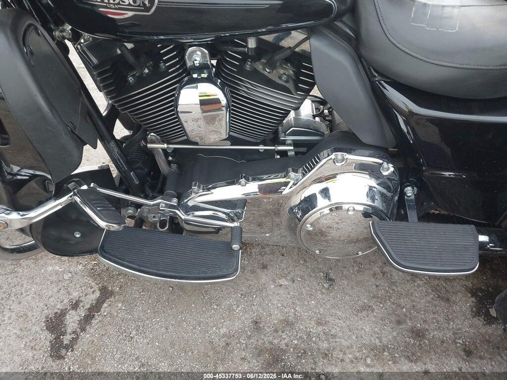 1HD1MAM1XCB853076 2012 HARLEY-DAVIDSON FLHTCUTG photo no. 9
