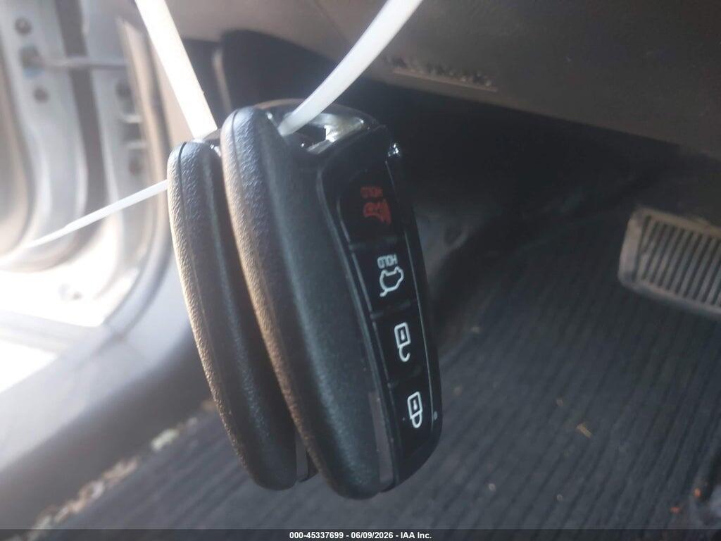 5XYZWDLA7JG528809 2018 HYUNDAI SANTA FE SPORT photo no. 11
