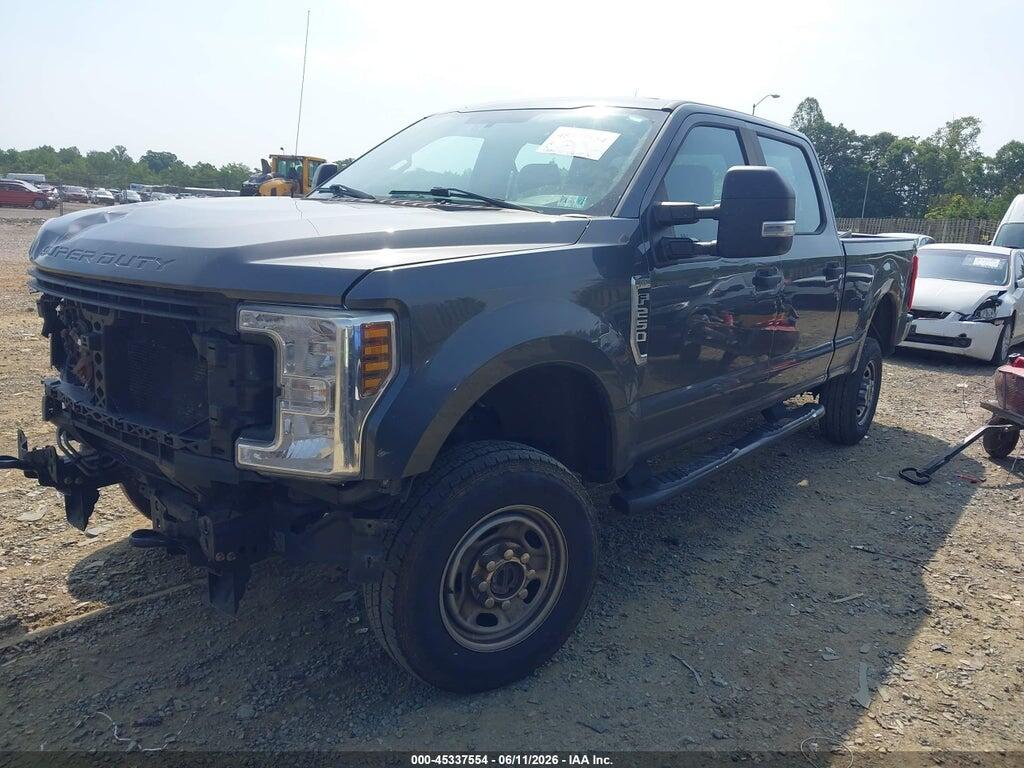 1FT7W2B69JEB16795 2018 FORD F-250 photo no. 2