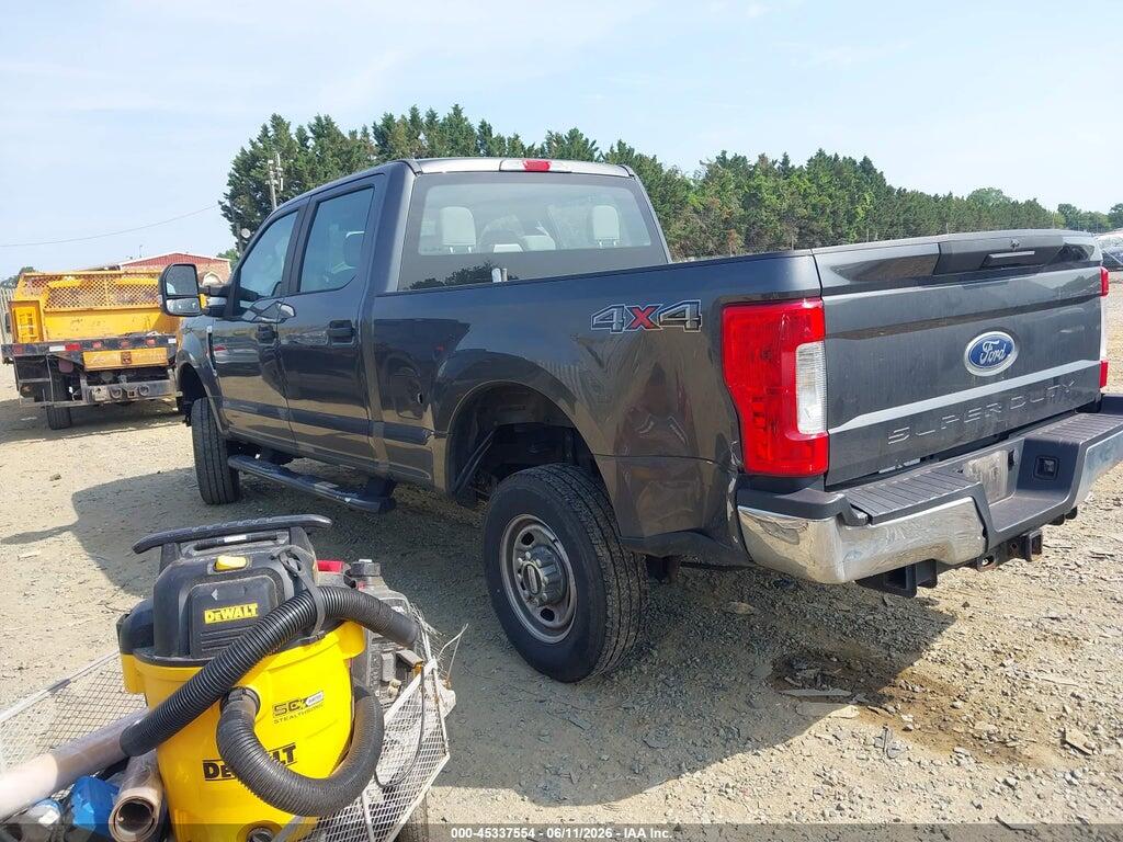 1FT7W2B69JEB16795 2018 FORD F-250 photo no. 3