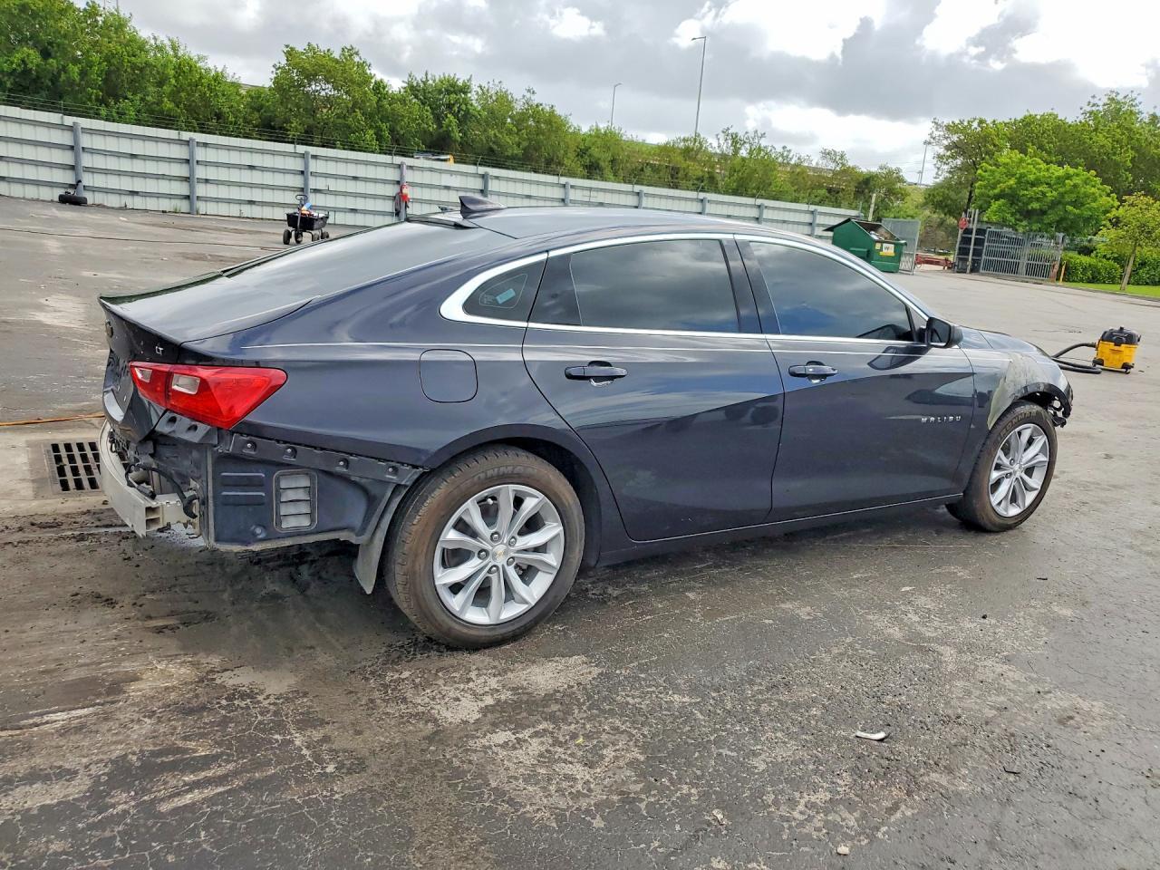 2023 CHEVROLET MALIBU LT — Фото 3 из 12