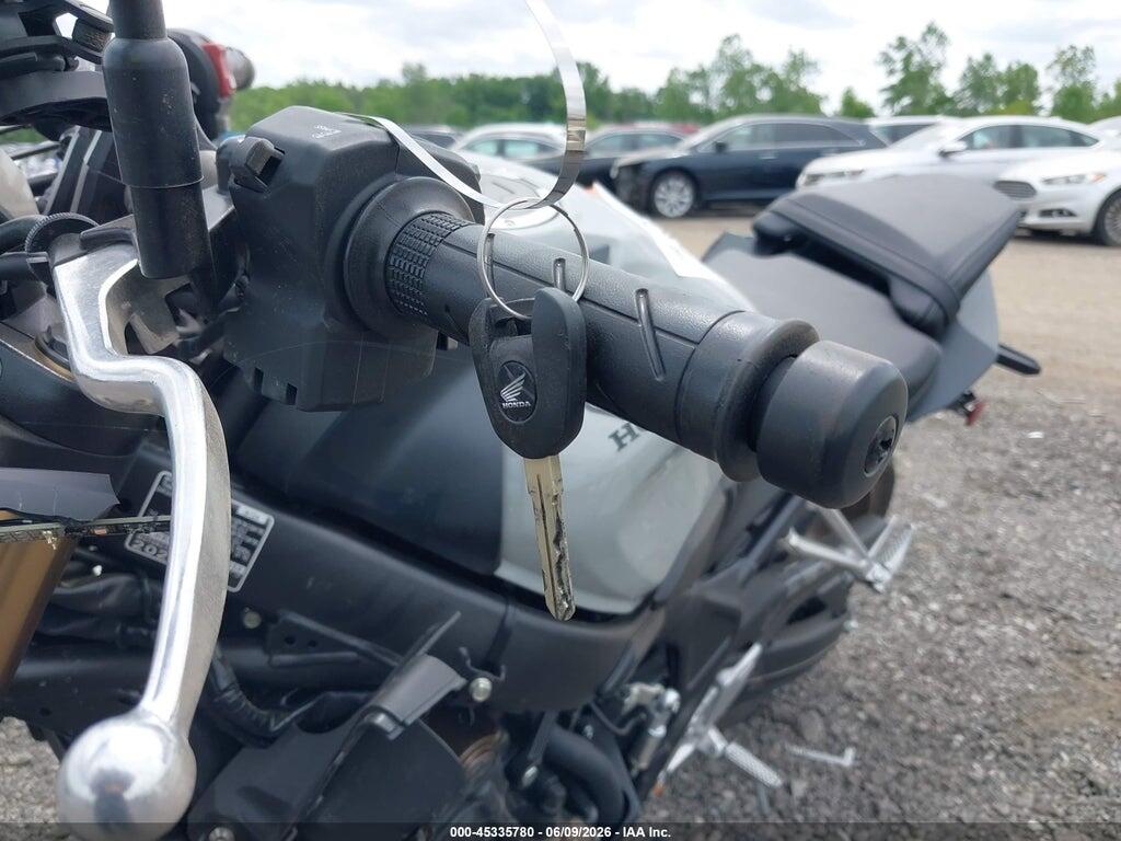 MLHRH1659R5000956 2024 HONDA CB650 photo no. 11