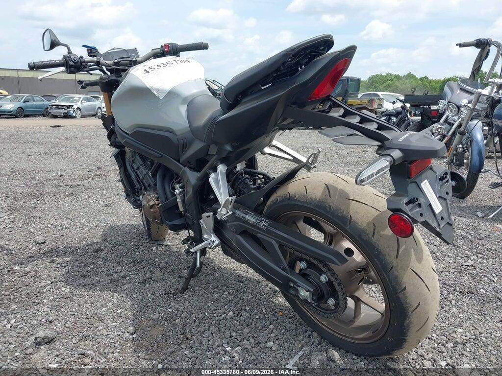 MLHRH1659R5000956 2024 HONDA CB650 photo no. 3