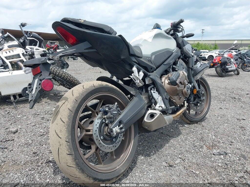 MLHRH1659R5000956 2024 HONDA CB650 photo no. 4