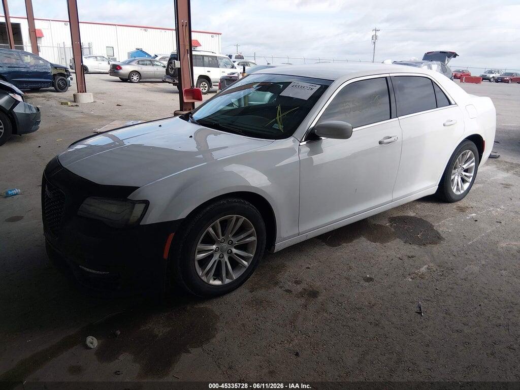 2C3CCAAG8JH249508 2018 CHRYSLER 300 photo no. 2