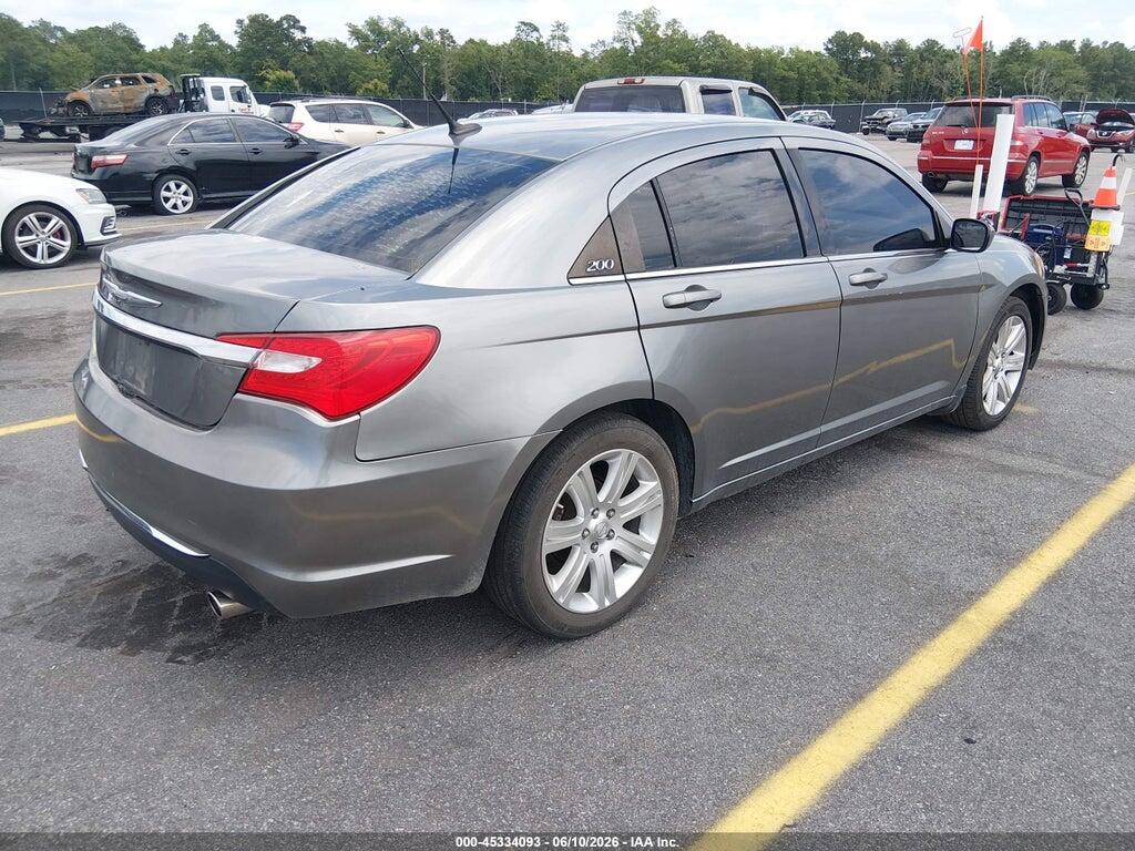 1C3BC1FB6BN614074 2011 CHRYSLER 200 photo no. 4