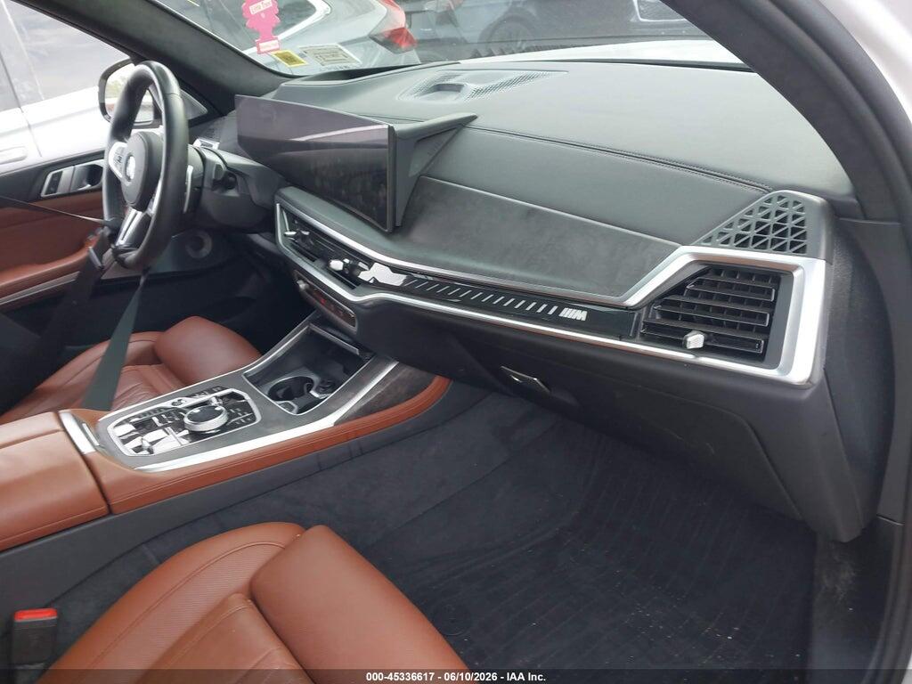 5UX33EM01S9Y36537 2025 BMW X7 photo no. 5