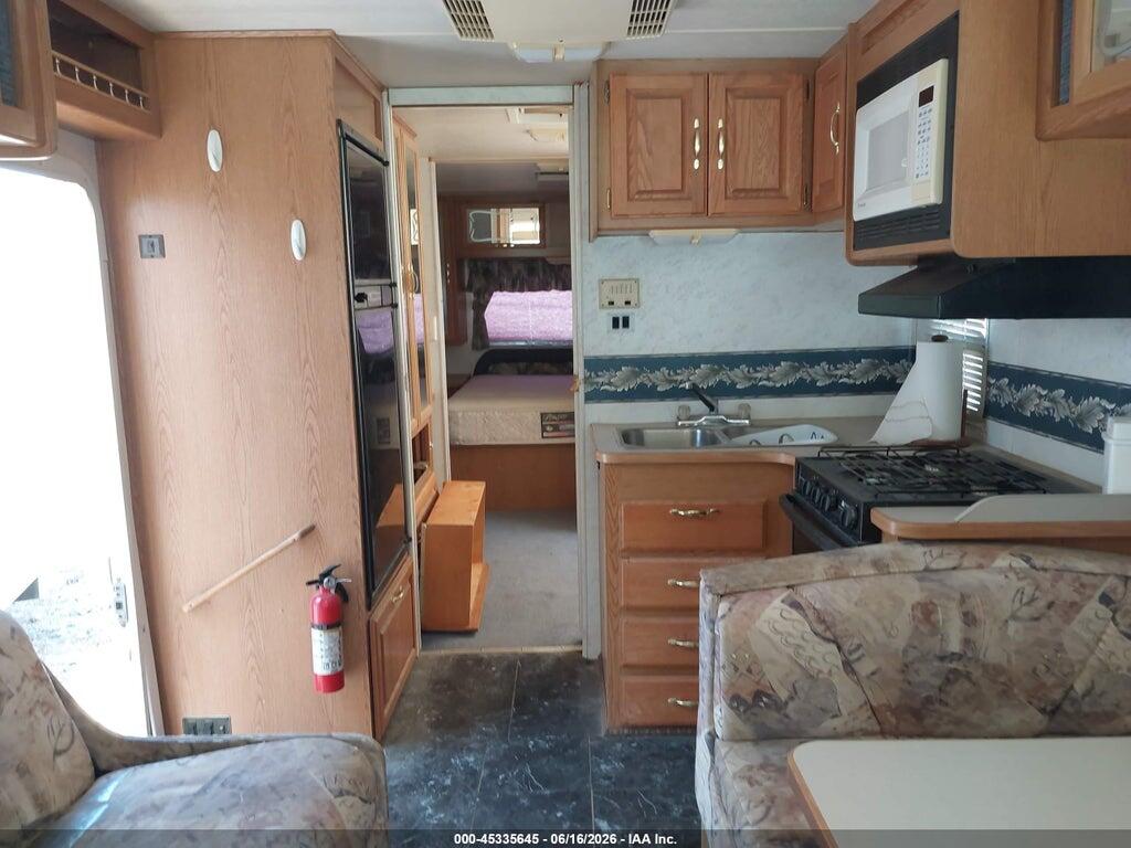 3FCLF53SXXJA22554 1999 FORD F550 photo no. 8