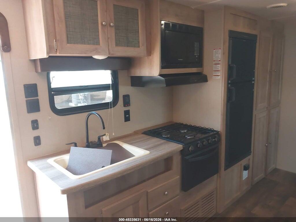 4X4TPUC23GP059486 2016 FORE SALEM CRUI 16 PUMA X photo no. 12