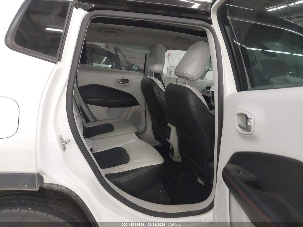 3C4NJDCB1JT168998 2018 JEEP COMPASS photo no. 8