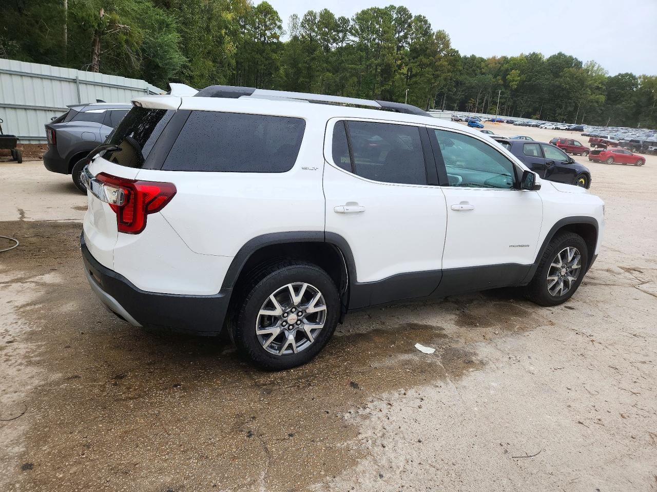 2023 GMC ACADIA SLT — Фото 3 из 12