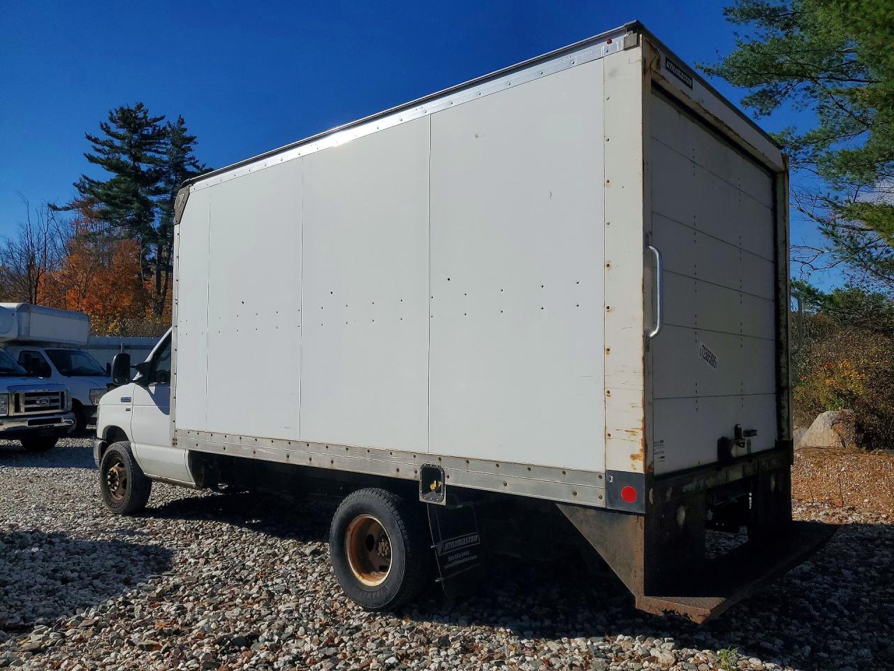 2015 FORD ECONOLINE E350 SUPER DUTY CUTAWAY VAN — Фото 2 из 13