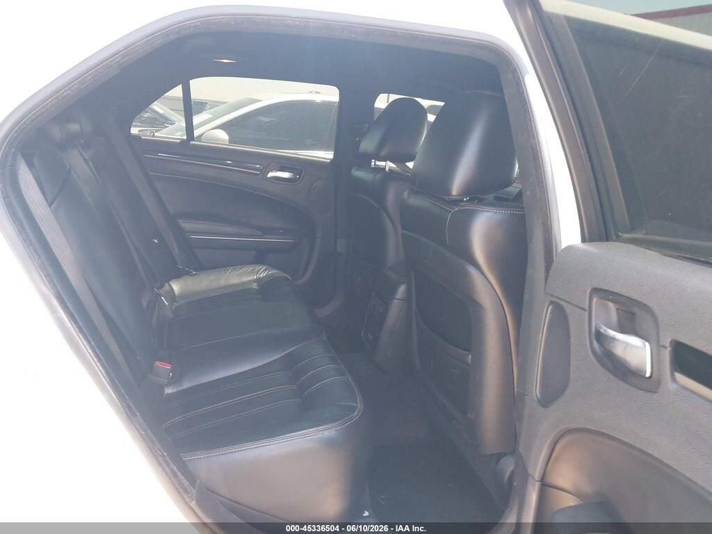 2C3CCABG8HH664675 2017 CHRYSLER 300 photo no. 8