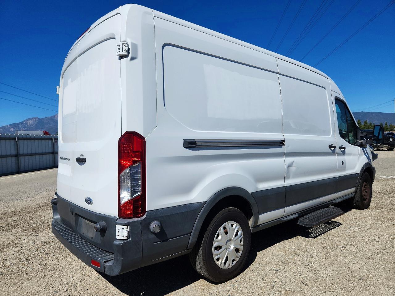 2016 FORD TRANSIT T-150 — Фото 3 из 14
