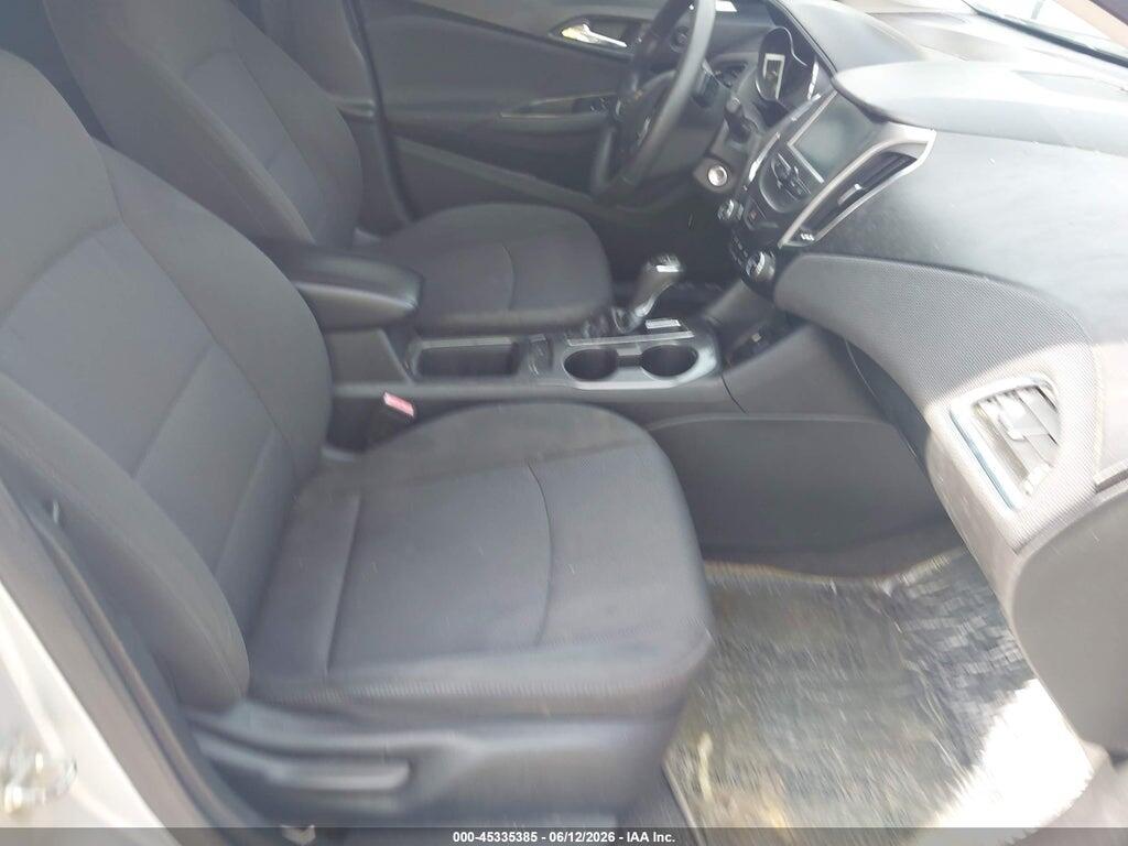 1G1BE5SM1J7152605 2018 CHEVROLET CRUZE photo no. 5