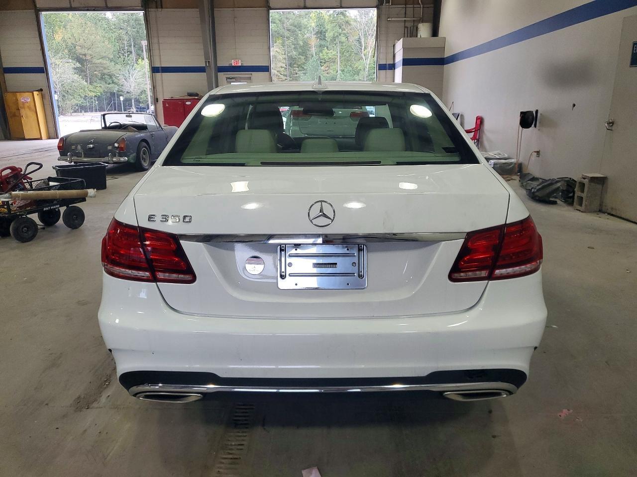 2014 MERCEDES-BENZ E 350 — Фото 6 из 12