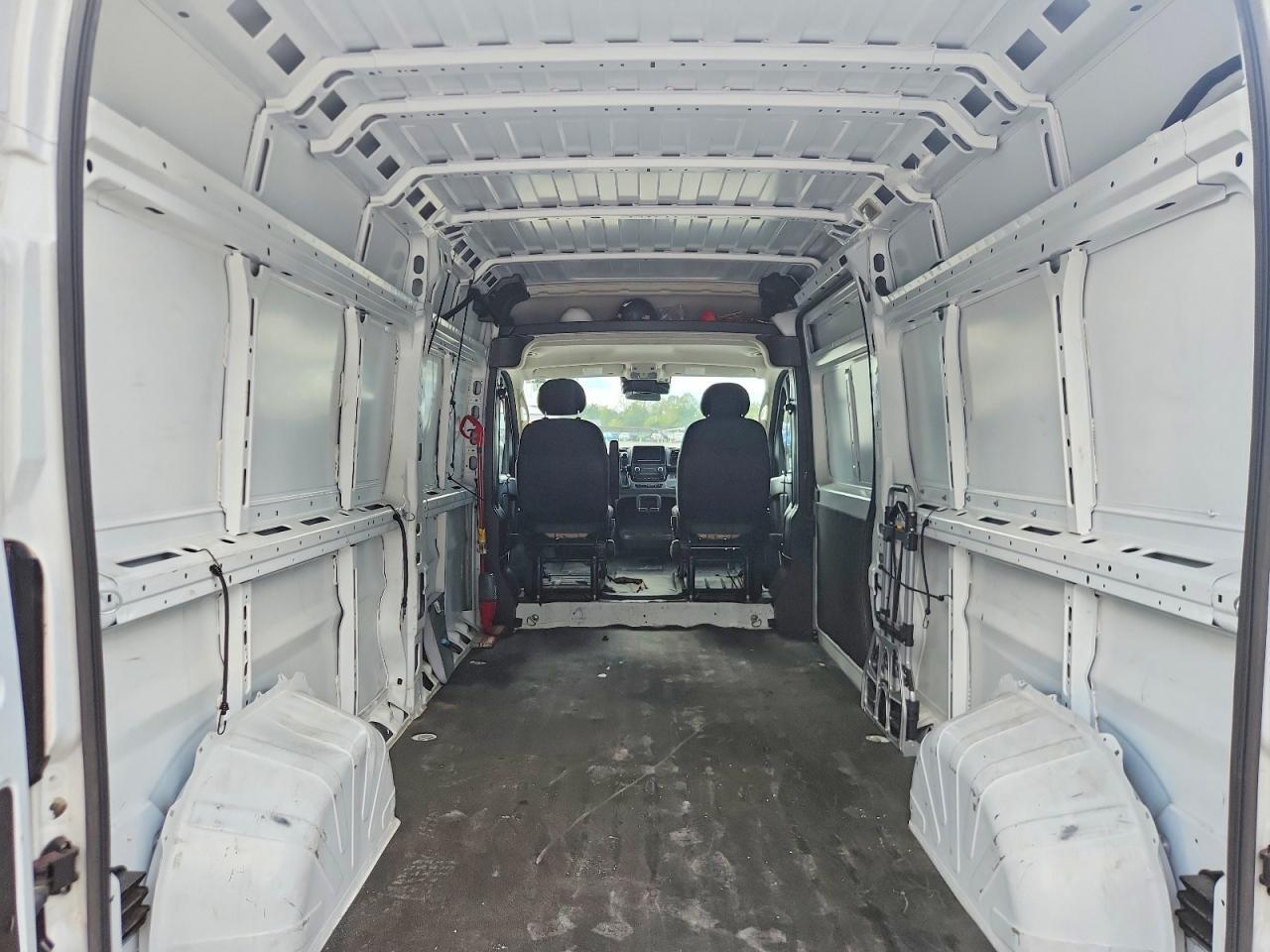 2023 RAM PROMASTER 2500 VF HIGH ROOF DELIVERY VAN — Фото 10 из 14