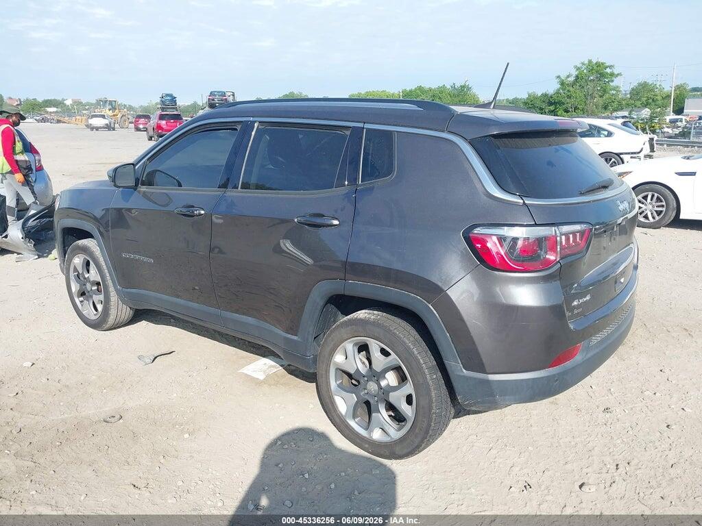 3C4NJDCB8KT747648 2019 JEEP COMPASS photo no. 3