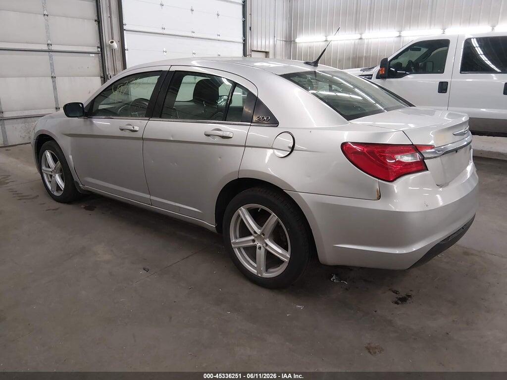 1C3BC1FB7BN552314 2011 CHRYSLER 200 photo no. 3