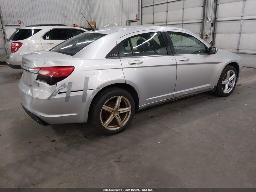 1C3BC1FB7BN552314 2011 CHRYSLER 200 photo no. 4