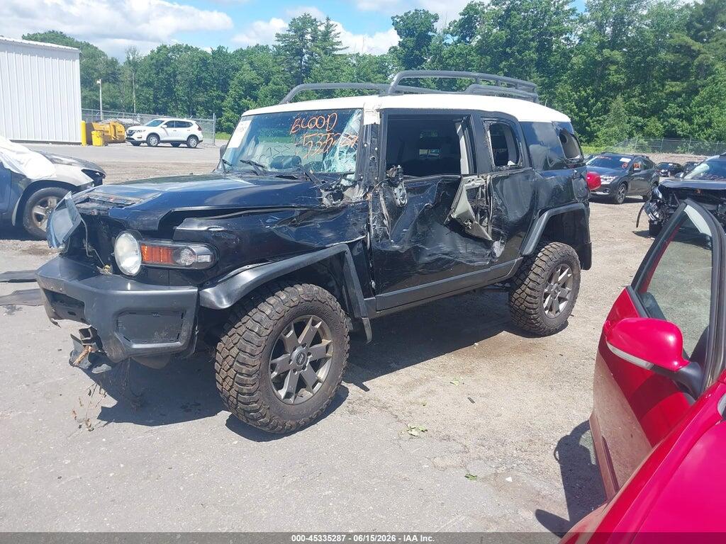 JTEBU11FX70020459 2007 TOYOTA FJ CRUISER photo no. 2