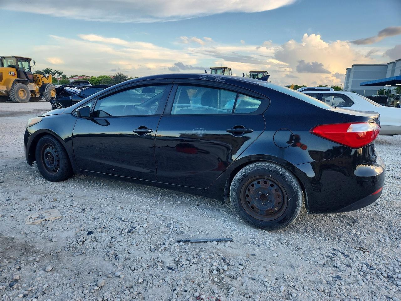 2016 KIA FORTE LX — Фото 2 из 12