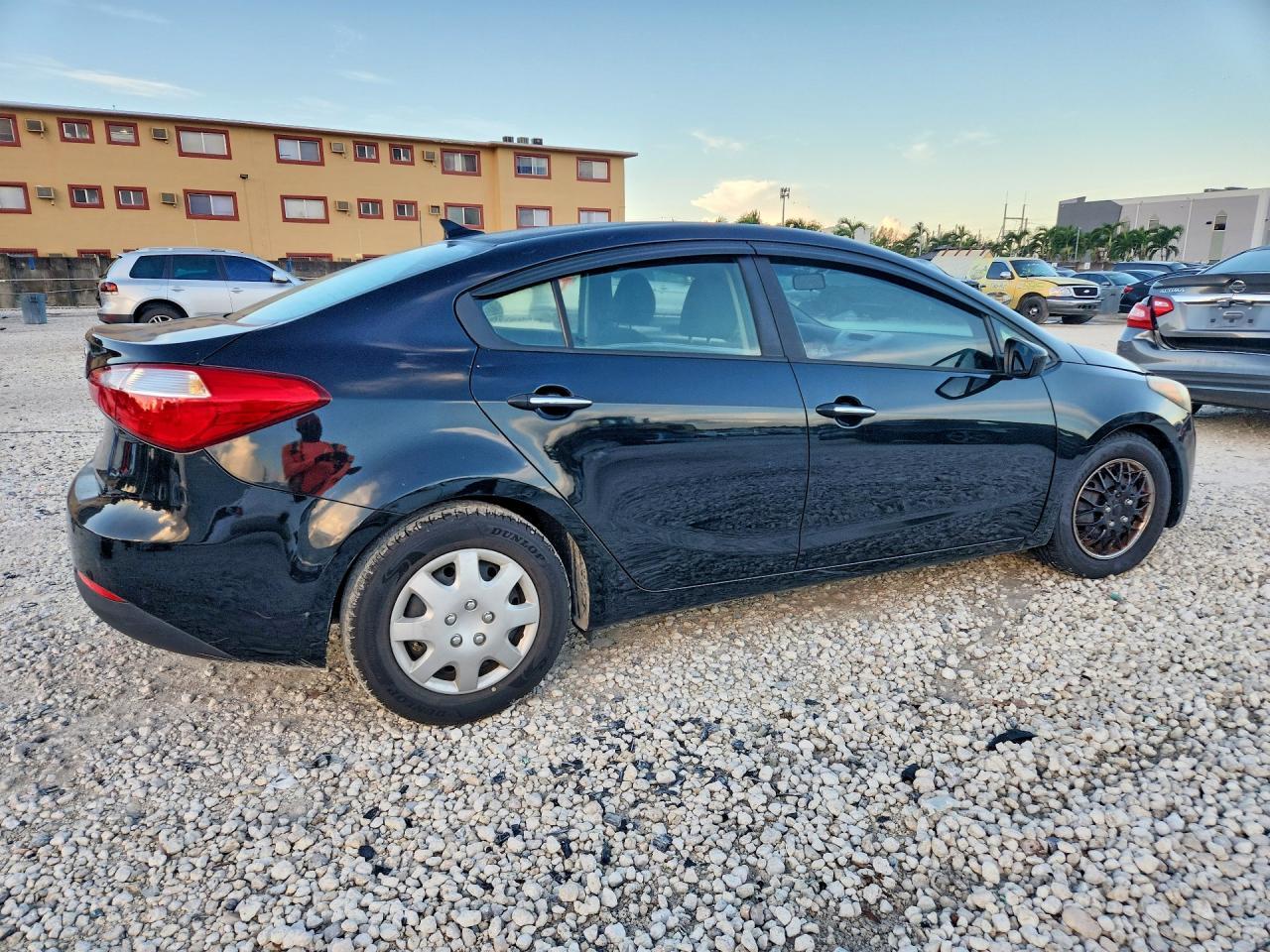 2016 KIA FORTE LX — Фото 3 из 12
