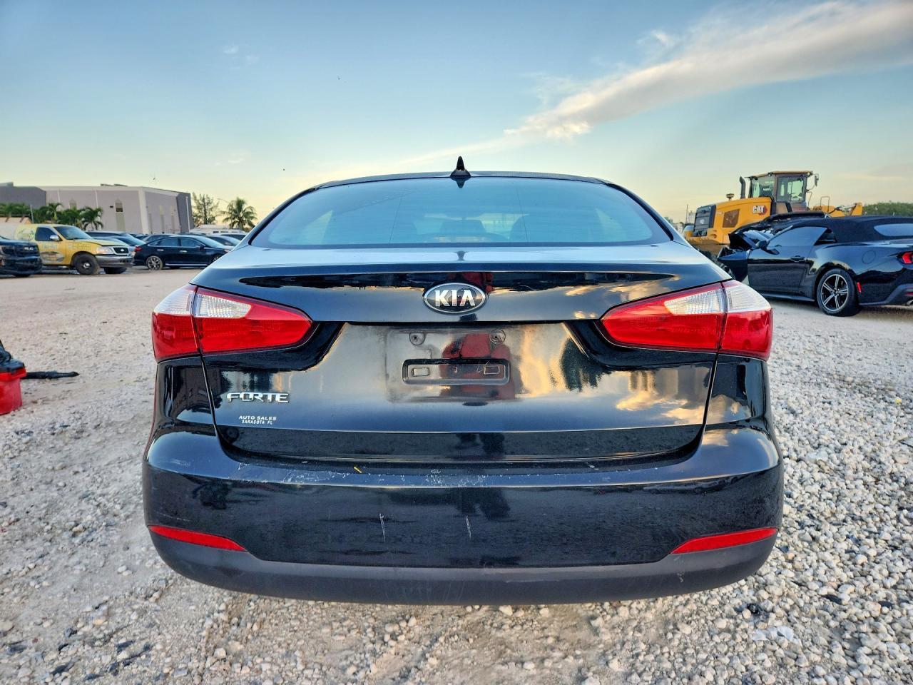2016 KIA FORTE LX — Фото 6 из 12